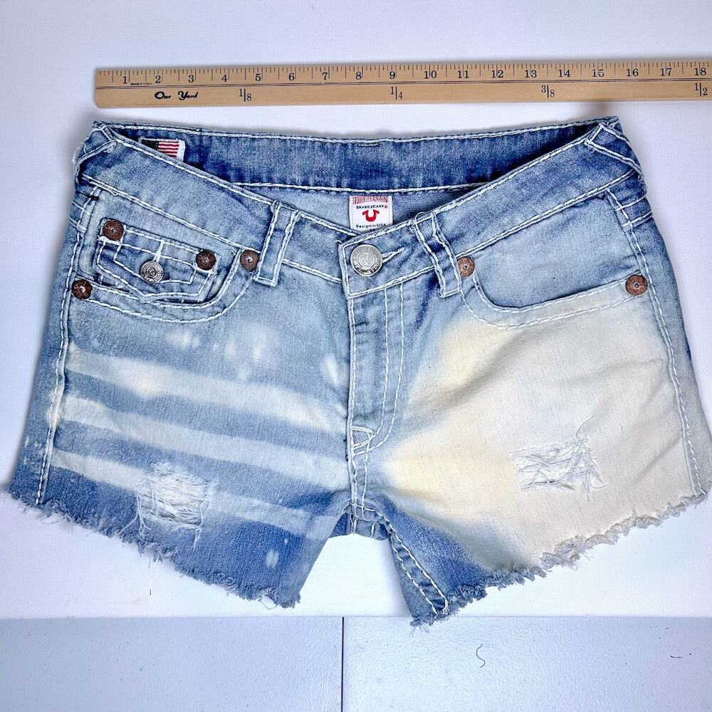 True Religion Joey Denim Shorts NWOT Fringe Raw Hem Women's 10 or Size 30 - Picture 7 of 10